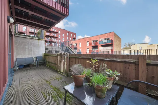 Photo 2 — Rolfe Terrace, SE18