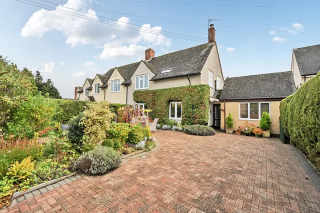 Photo 2 — Bignell View, Bicester, OX26