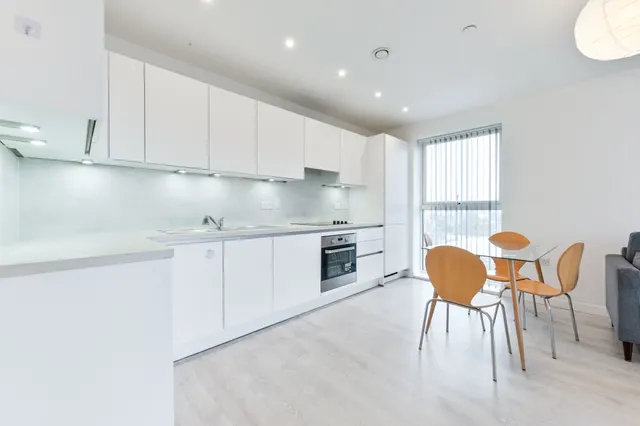 Acton, W3, photo 3
