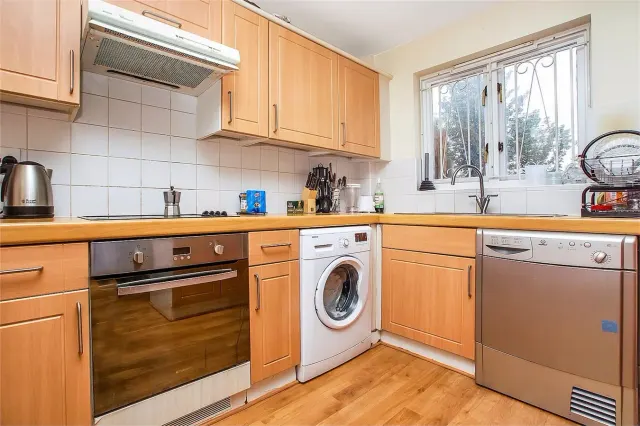 Corry Drive, London, SW9, photo 1