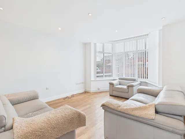 Bradford Road, Manchester, M40, photo 3