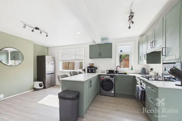 Greenton Avenue, Scholes, West Yorkshire, BD19, photo 1