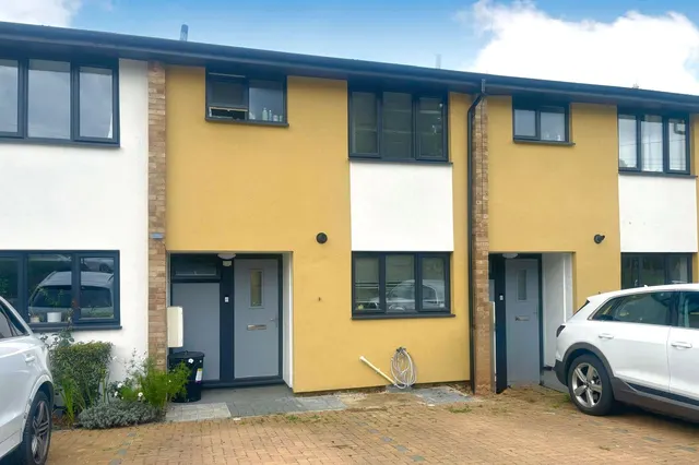 Lamerton Close, Bordon, Hampshire, GU35 0HZ, photo 1