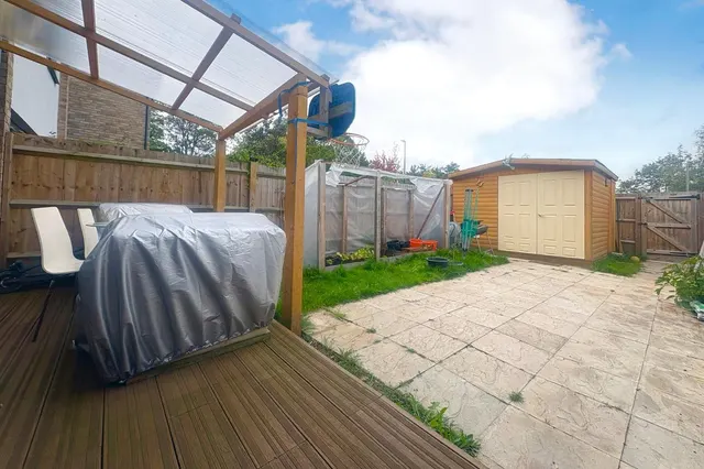 Photo 2 — Lamerton Close, Bordon, Hampshire, GU35 0HZ