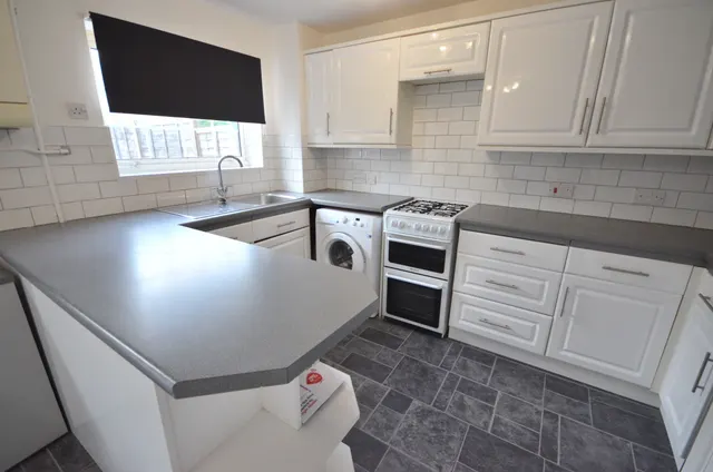 Mierscourt Road, Rainham, ME8, photo 2