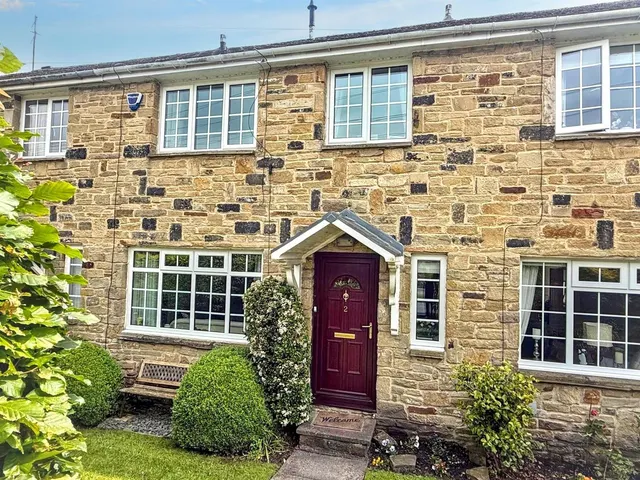 Colne Road, Glusburn, BD20 8RG, photo 1