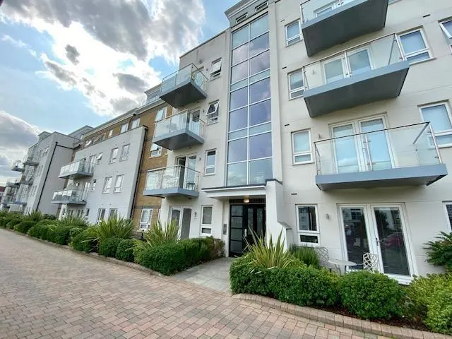Heron Way, MAIDENHEAD, photo 1