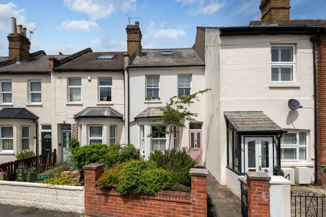 Victor Road, Teddington, photo 1