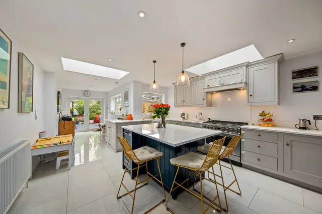Victor Road, Teddington, photo 3