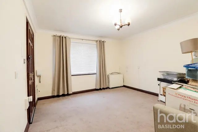 Oakwood Grove, Basildon, SS13, photo 3