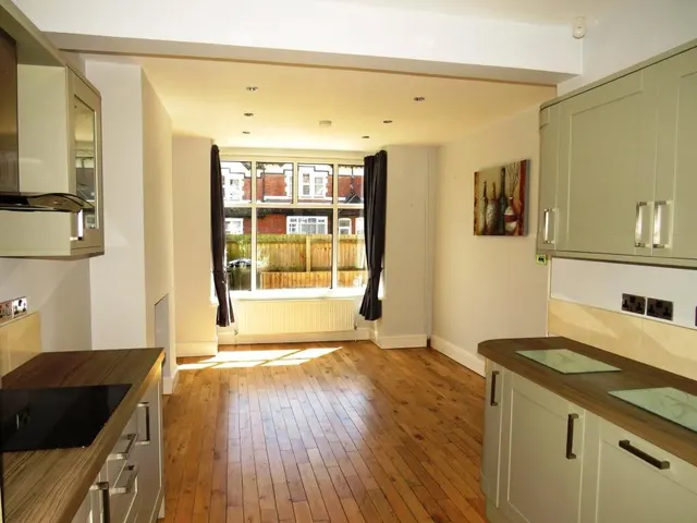 Middlemore Road, Northfield, B31, photo 2