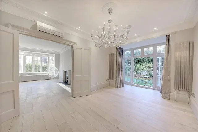 Park Village West, London, NW1, photo 2