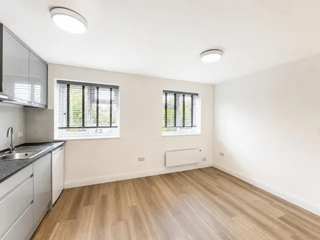 Stag Lane, Edgware, photo 1