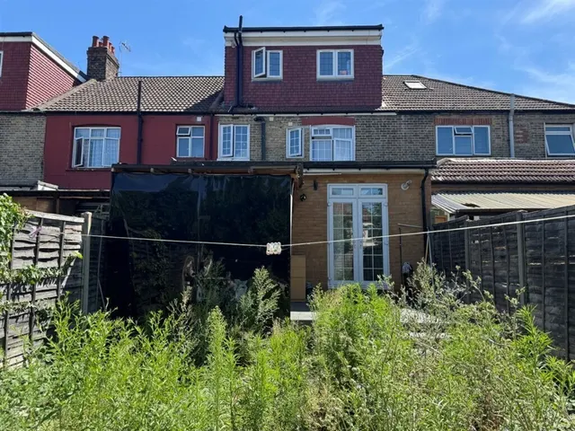 Tottenhall Road, London, N13, photo 2