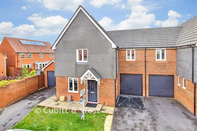 Whiteland Way, Clanfield, PO8, photo 1