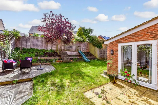 Whiteland Way, Clanfield, PO8, photo 2