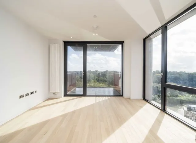 Brent Way, Brentford, TW8, photo 3