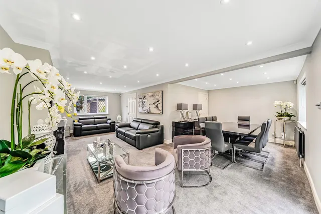 Canterbury Close, Chigwell, IG7, photo 2