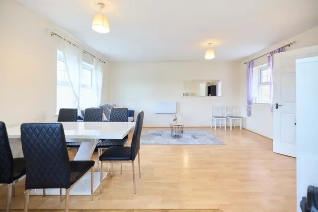 Photo 2 — Butler Close Edgware HA8