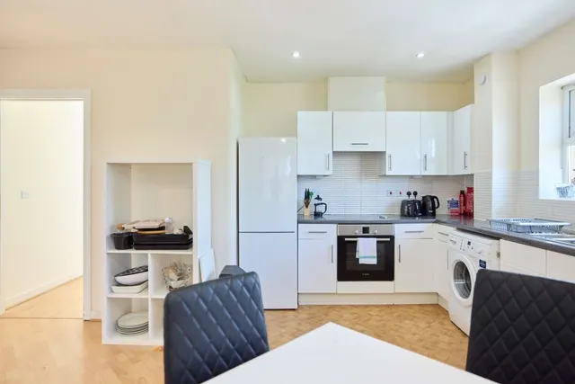 Photo 3 — Butler Close Edgware HA8