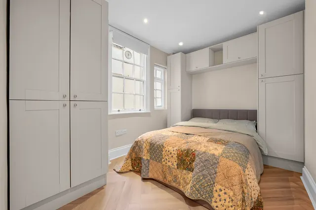 Eccleston Square, London, SW1V, photo 2