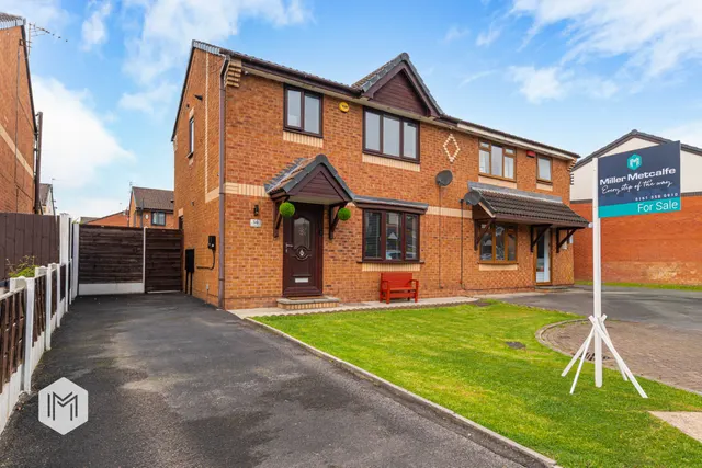 Bankside Avenue, Radcliffe, Manchester, M26 2QH, photo 1