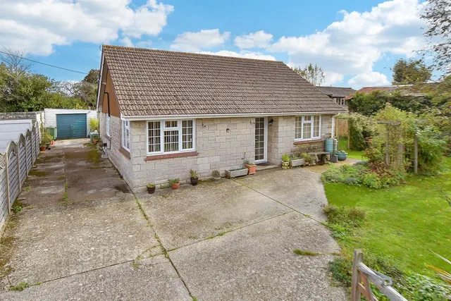 Warlands Lane, Shalfleet, PO30, photo 2