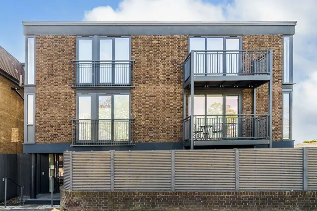 Tealing Drive, Epsom, KT19, photo 1