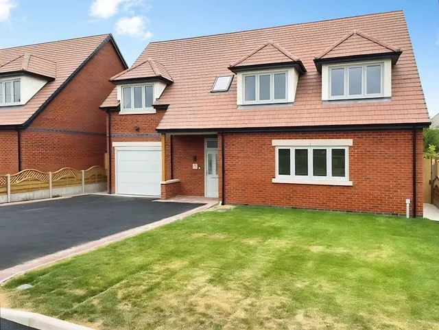 Turnbull Road, Fradley, WS13, photo 1