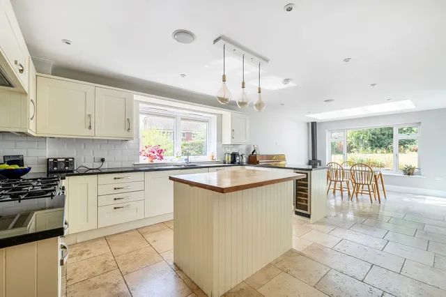Dodsley Grove, Easebourne, GU29, photo 2