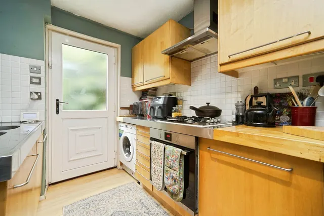 Vesper Court Drive, Leeds, photo 1