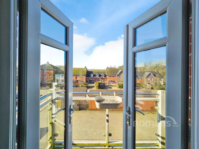 Bramall Place, Church Crookham, GU52, photo 1