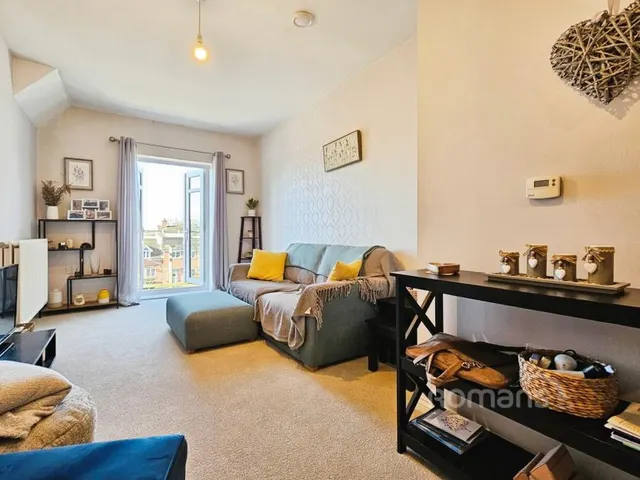 Bramall Place, Church Crookham, GU52, photo 3