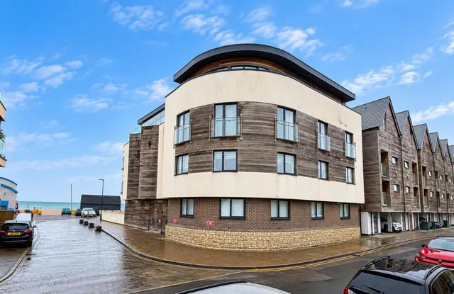 Range Road, Hythe, photo 1