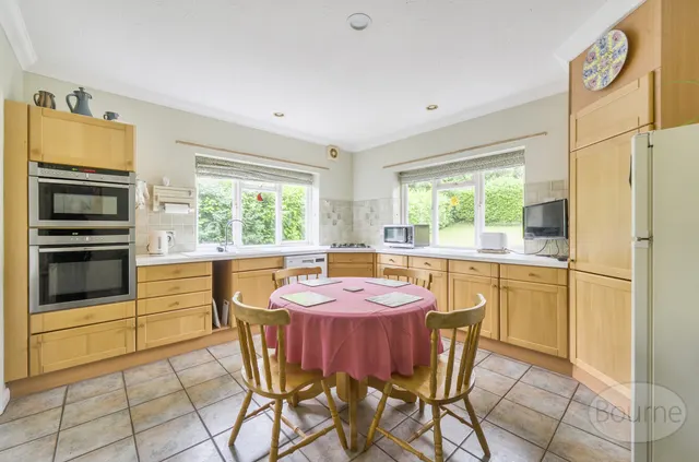 Grosvenor Road, Medstead, GU34, photo 3