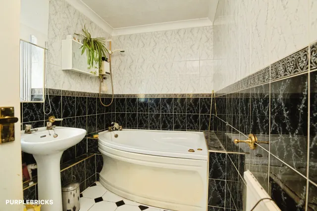Eastfield Close, Caerleon, NP18, photo 3