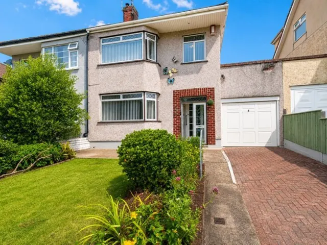 Arbutus Drive, Bristol, photo 1