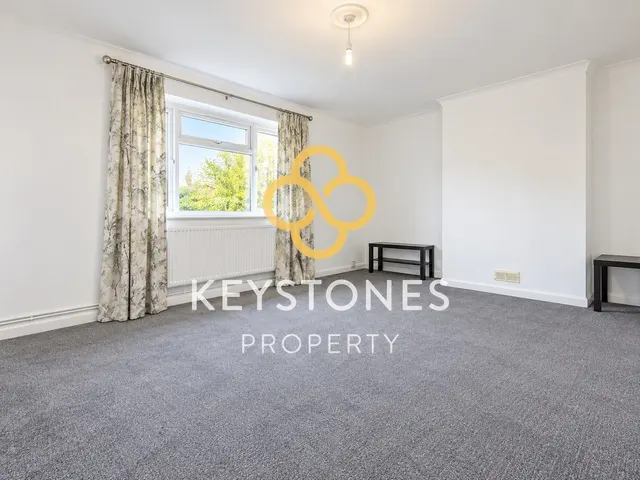 Station Lane, Hornchurch, RM12, photo 2
