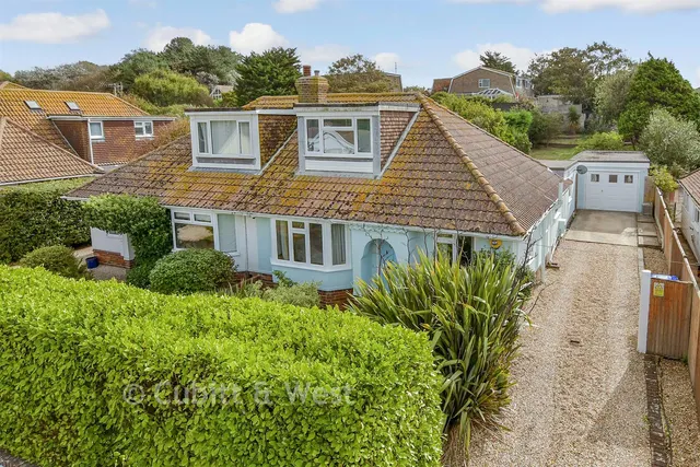 Central Avenue, Telscombe Cliffs, BN10, photo 1
