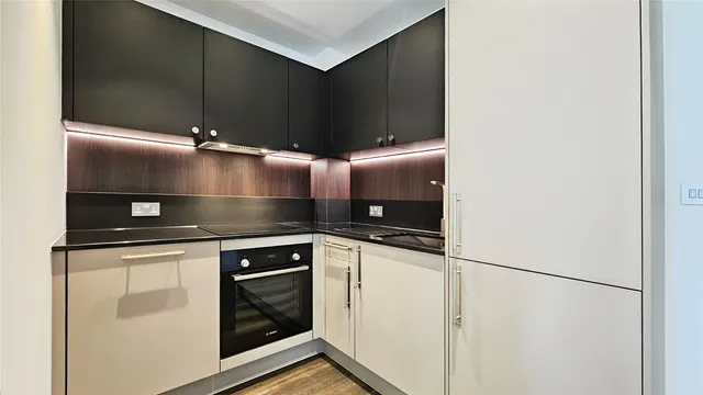 Eden Grove, Staines-upon-Thames, TW18, photo 1