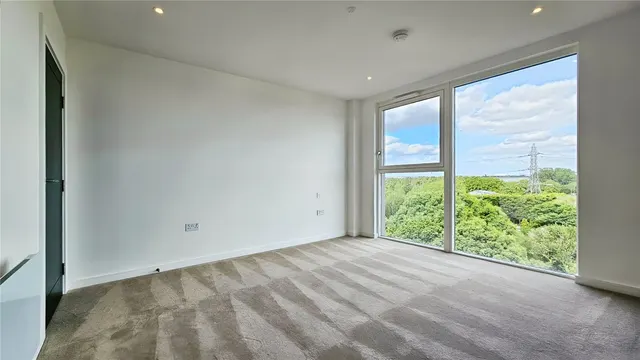 Eden Grove, Staines-upon-Thames, TW18, photo 3