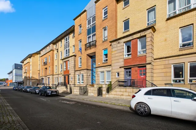Errol Gardens, Glasgow, G5, photo 1