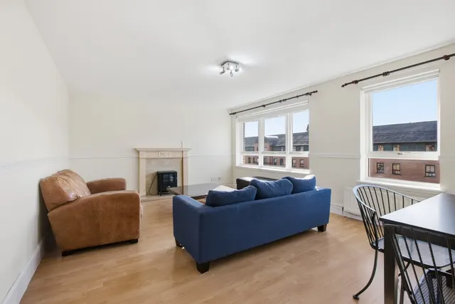 Errol Gardens, Glasgow, G5, photo 2