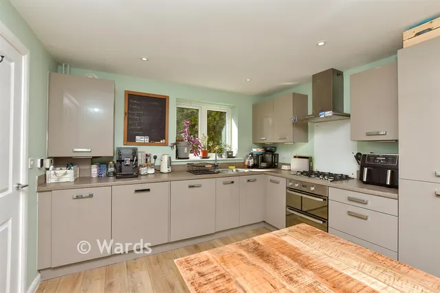 Petunia Avenue, Minster On Sea, ME12, photo 2