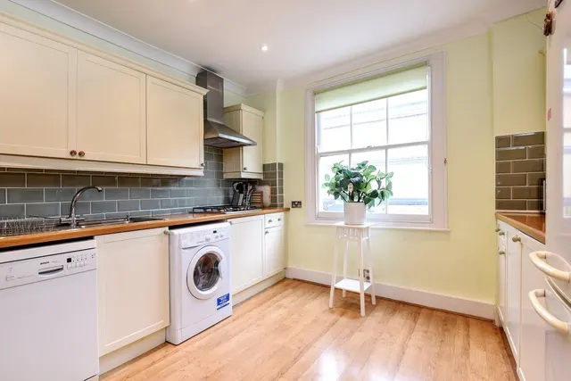 Voltaire Road, Clapham, SW4, photo 3
