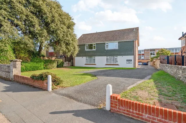 Chesswood Road, East Worthing, BN11, photo 1