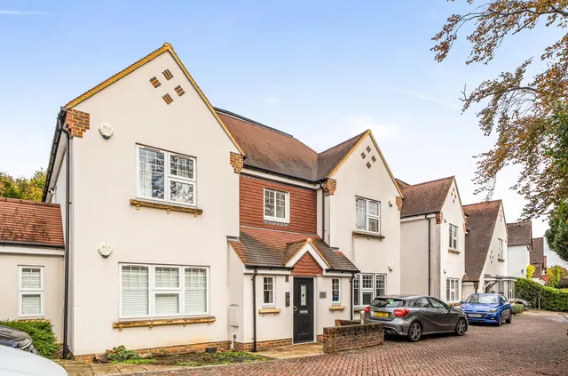 Woodcote Valley Road, Purley, CR8, photo 1