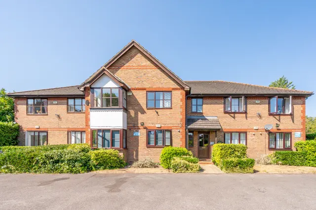 3 Cramer Court, Warwick Road, New Malden, photo 1
