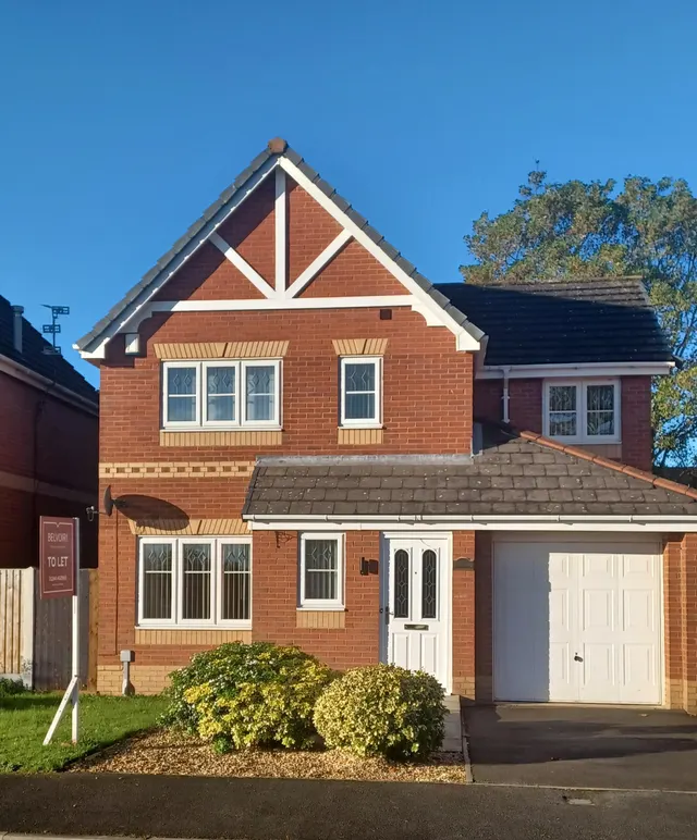Foxdene, Little Sutton, CH66, photo 1