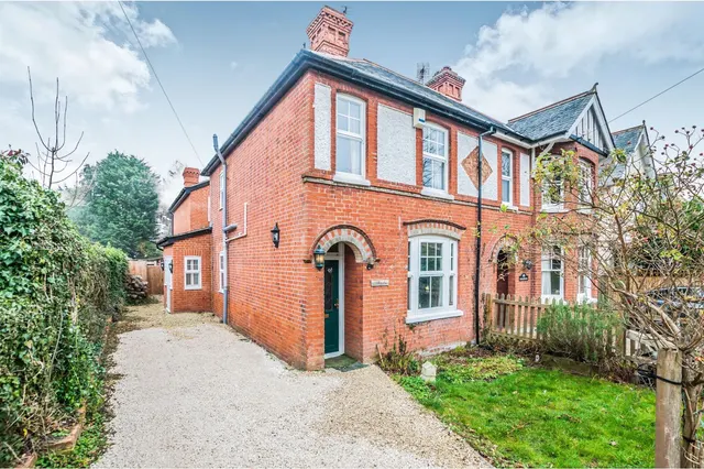 Furze Platt Road, Maidenhead, photo 1